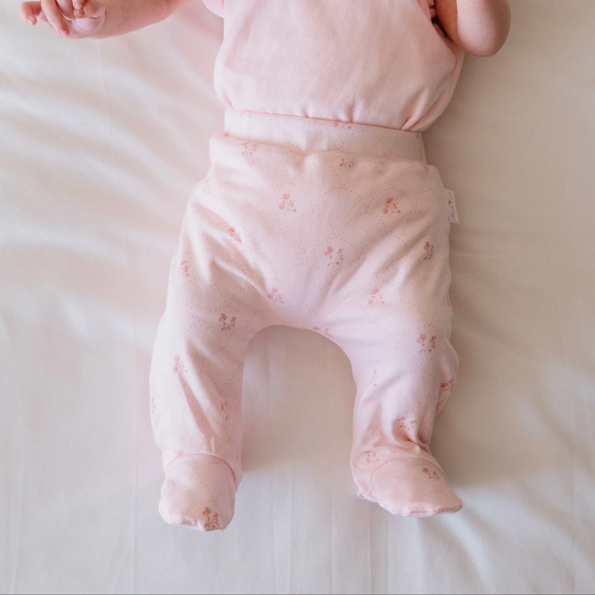 FLUTTER SLEEVE ONESIE OUTFIT BUNDLE in Bamboo Cotton - Image 4