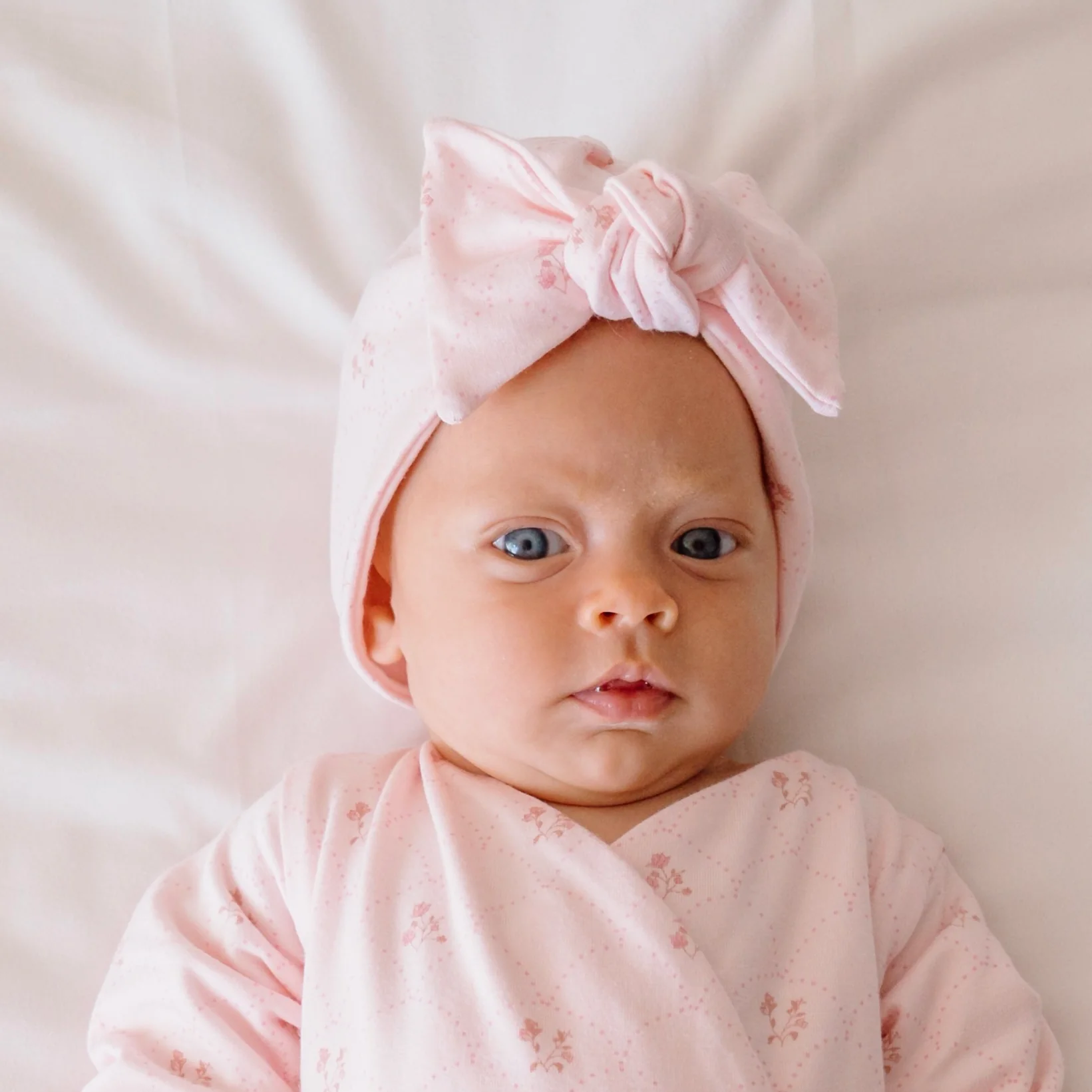 RUCHED BEANIE WITH BOW - Image 7