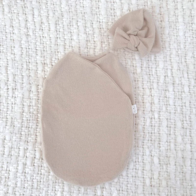 RUCHED BEANIE WITH BOW - Image 9